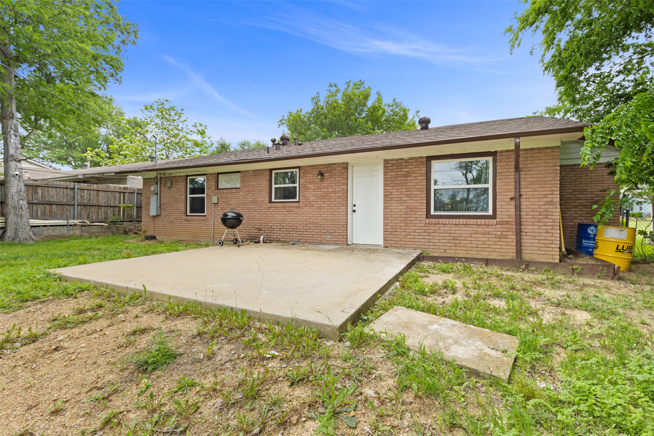 434 W Phillips Court Grand Prairie TX 75051