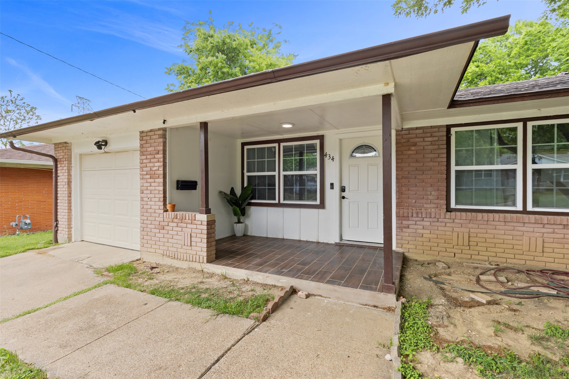 434 W Phillips Court Grand Prairie TX 75051