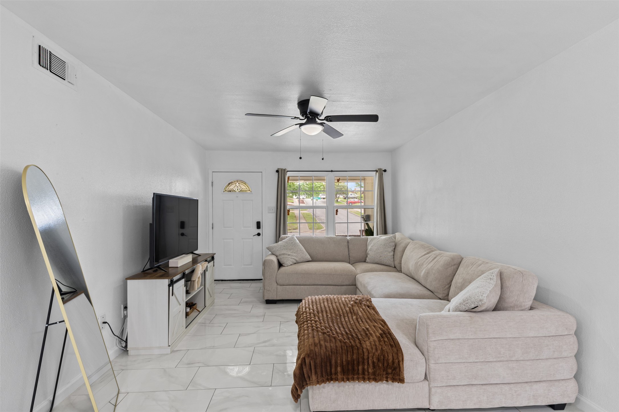 434 W Phillips Court Grand Prairie TX 75051