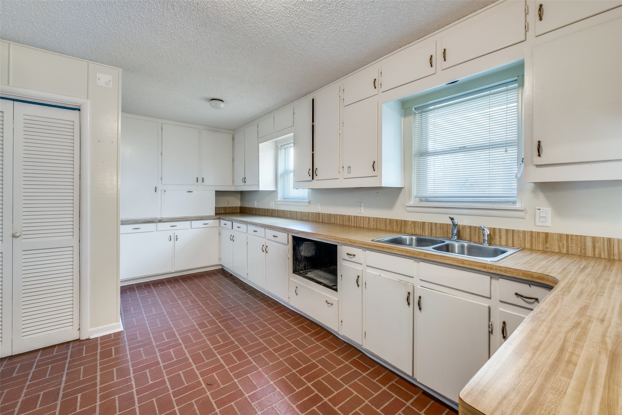 5613 Westcreek Drive Fort Worth TX 76133