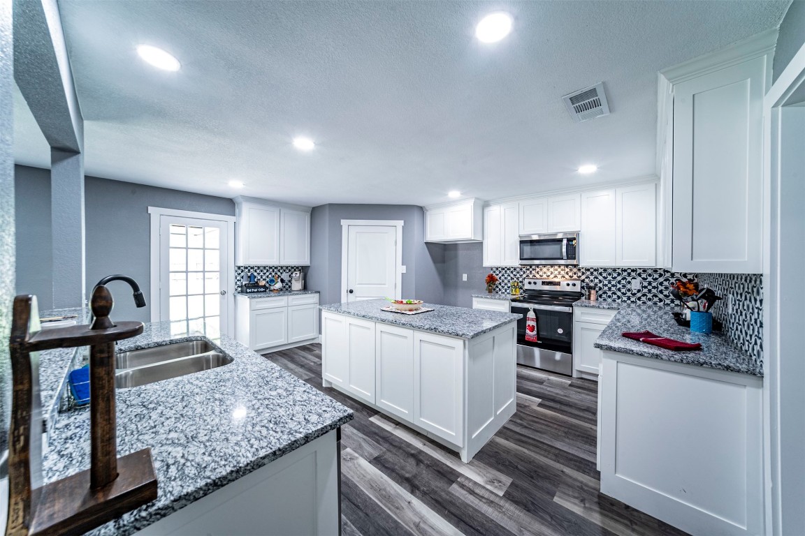 4508 Easy Street Haltom City TX 76117
