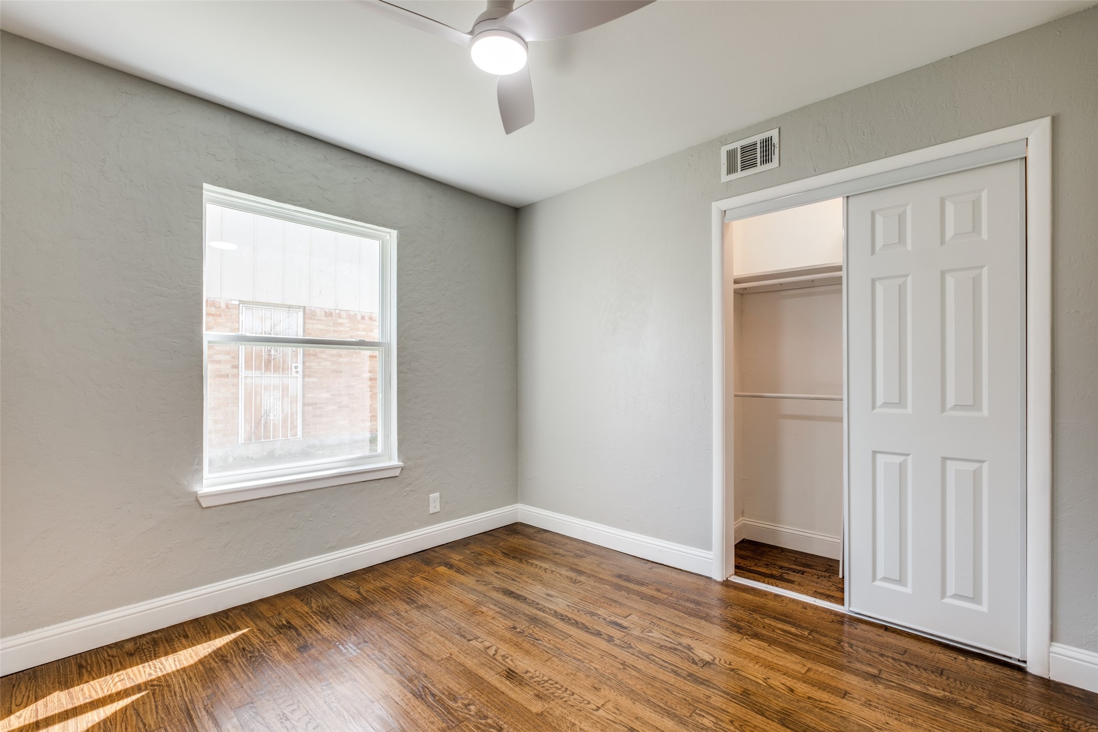 2637 Materhorn Dallas TX 75228