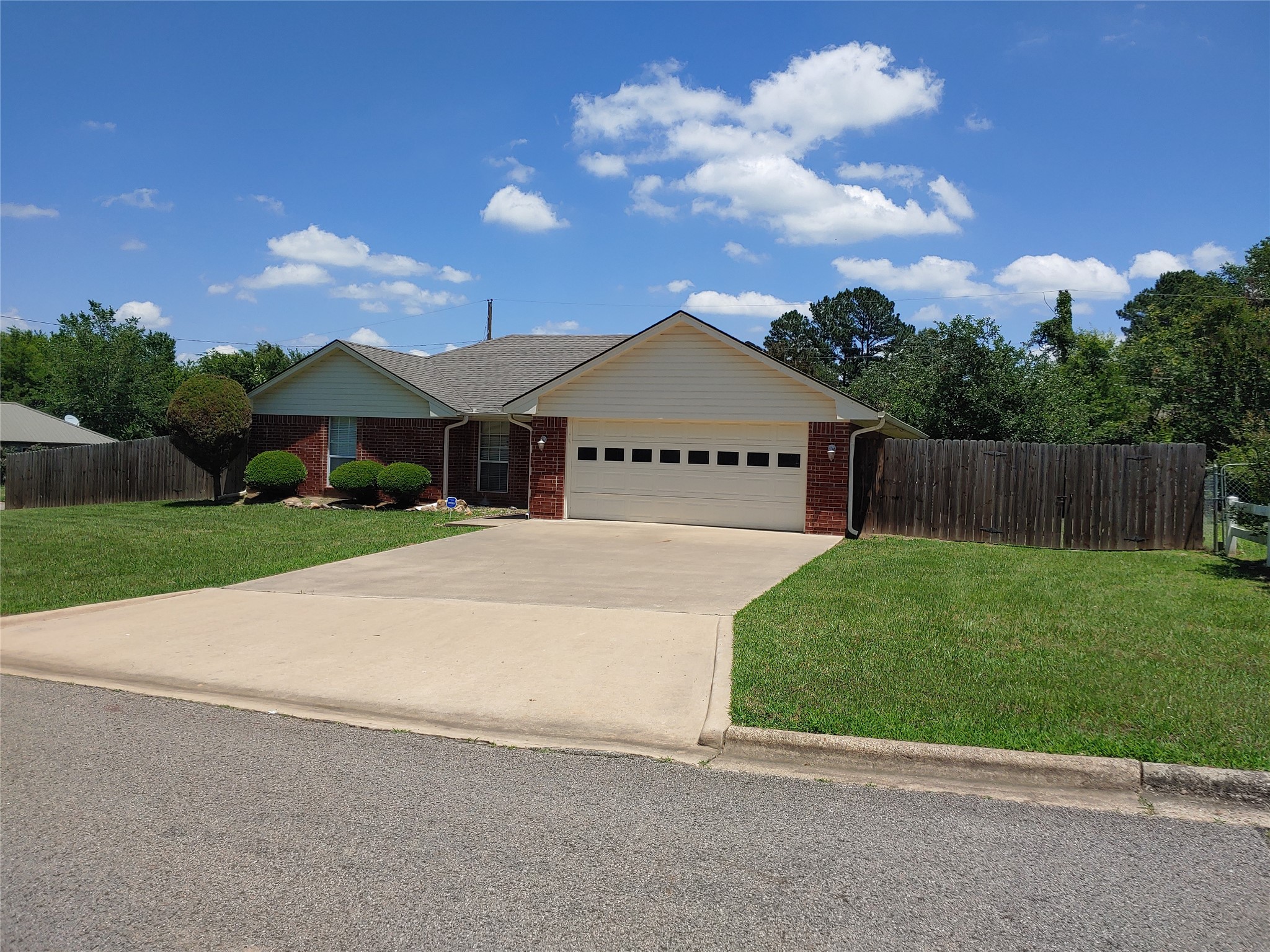 1360 NE 26th Street Paris TX 75460