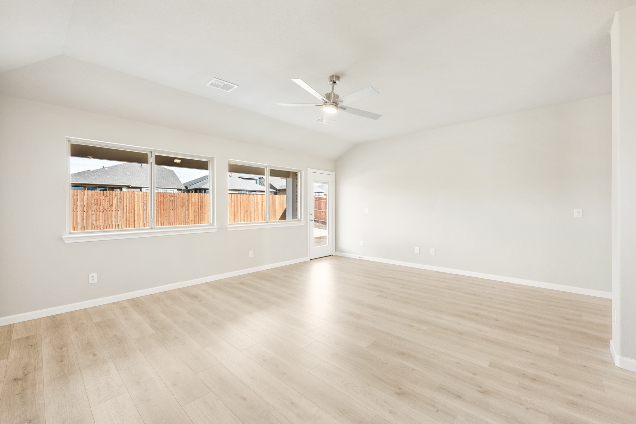 905 Kingbird Lane Alvarado TX 76009