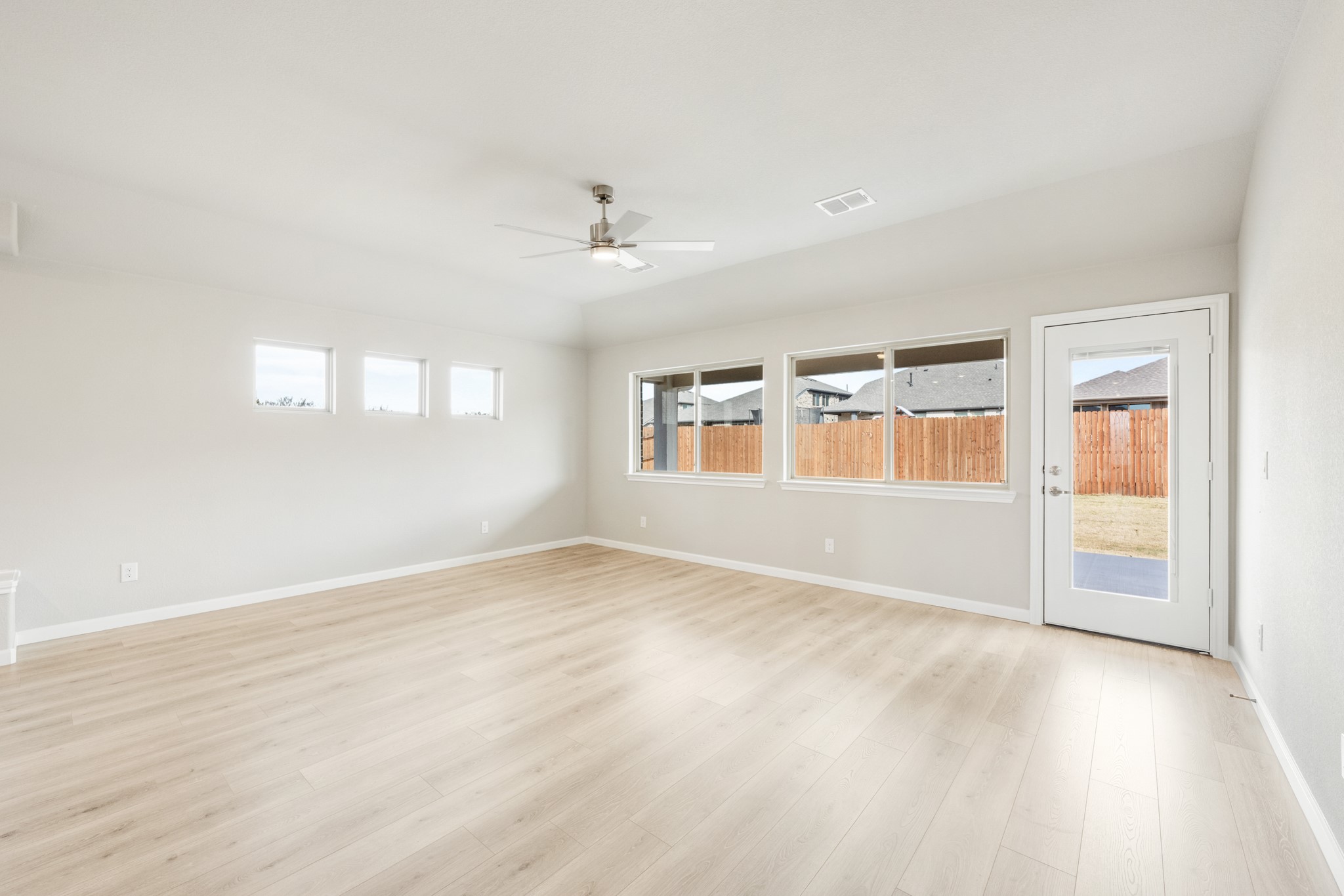 905 Kingbird Lane Alvarado TX 76009