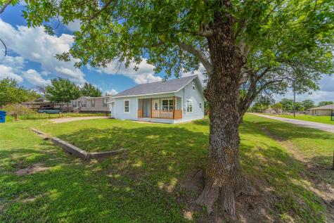 200 E Pace Street Frost TX 76641