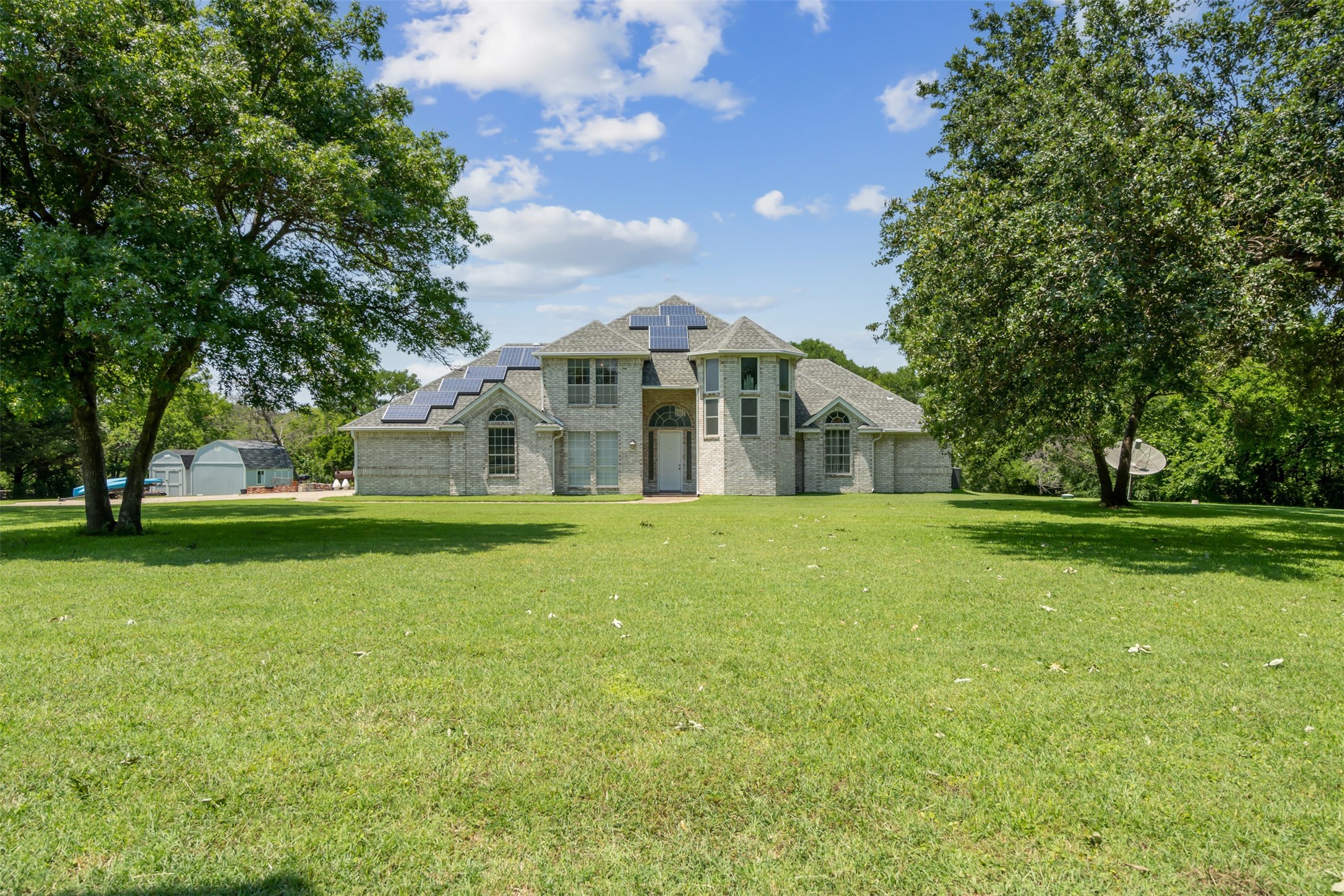 202 Cedar Drive Grand Prairie TX 75052