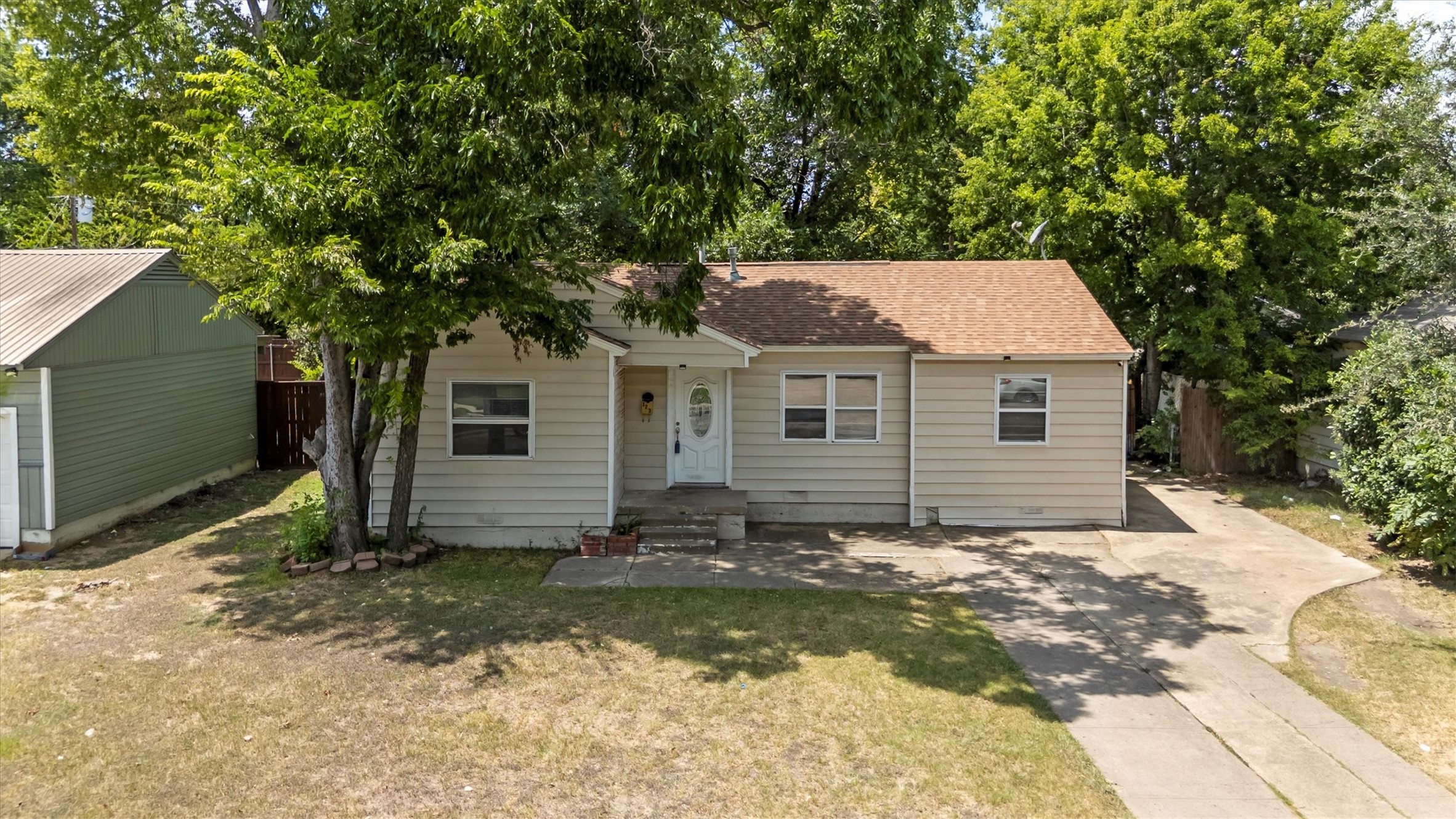 123 Collins Drive Irving TX 75060