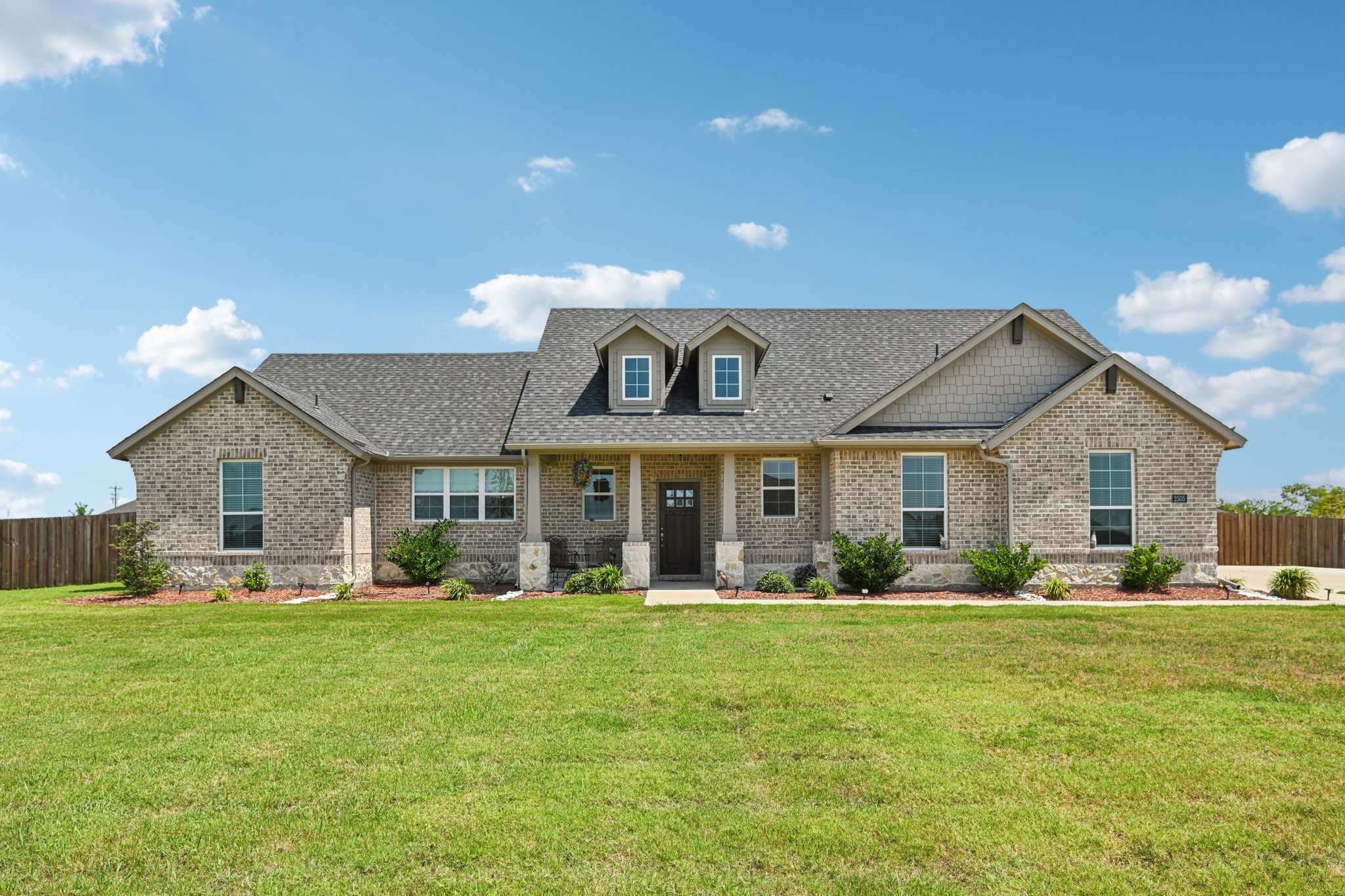 2505 Southern Oak Trail Oak Ridge TX 75161