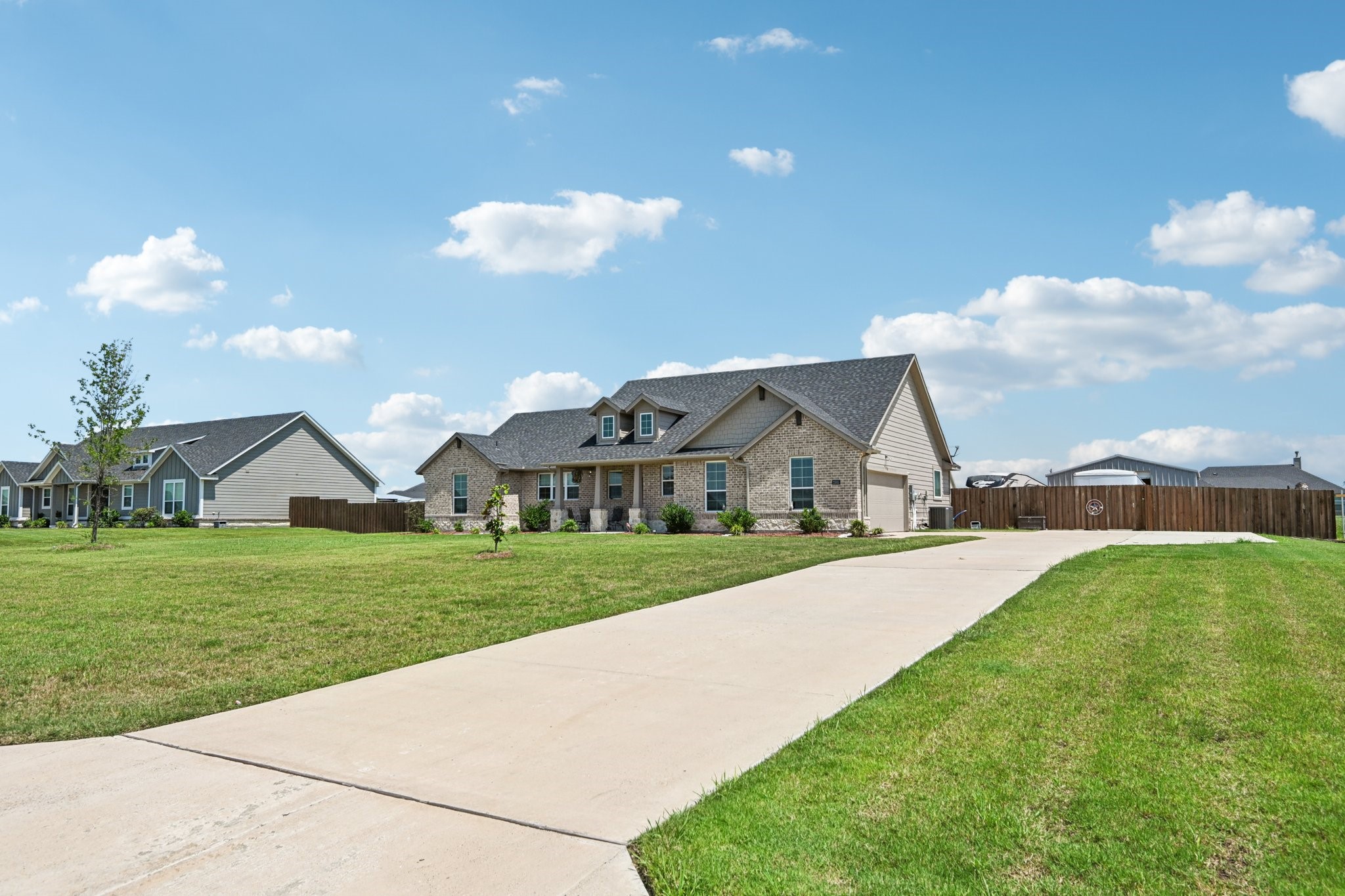 2505 Southern Oak Trail Oak Ridge TX 75161
