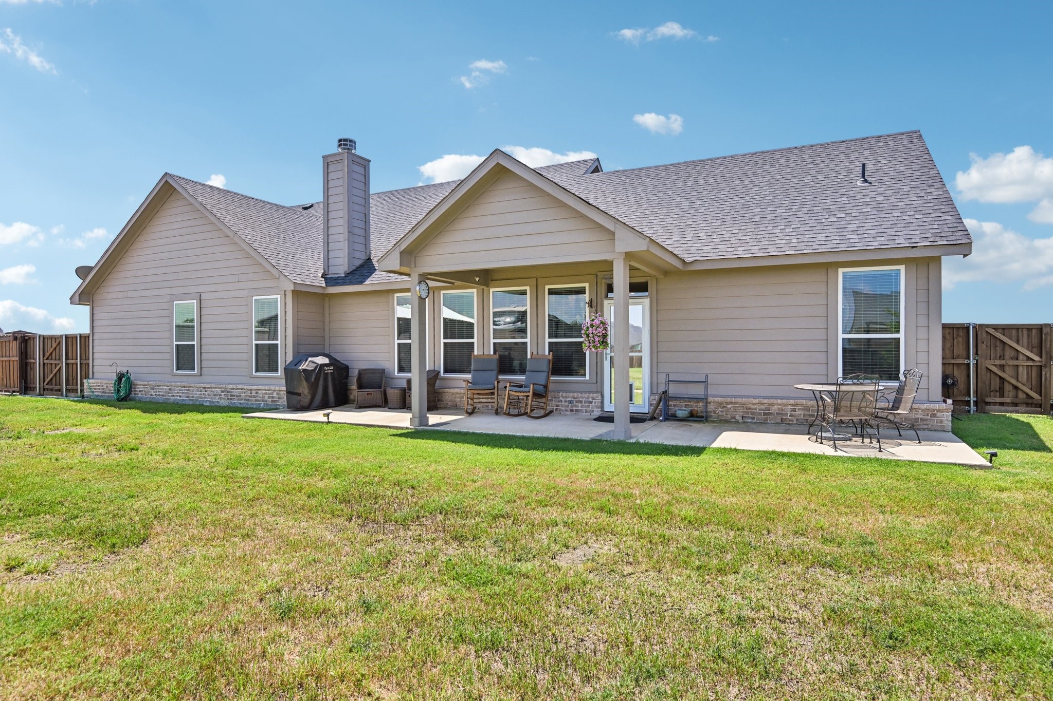 2505 Southern Oak Trail Oak Ridge TX 75161