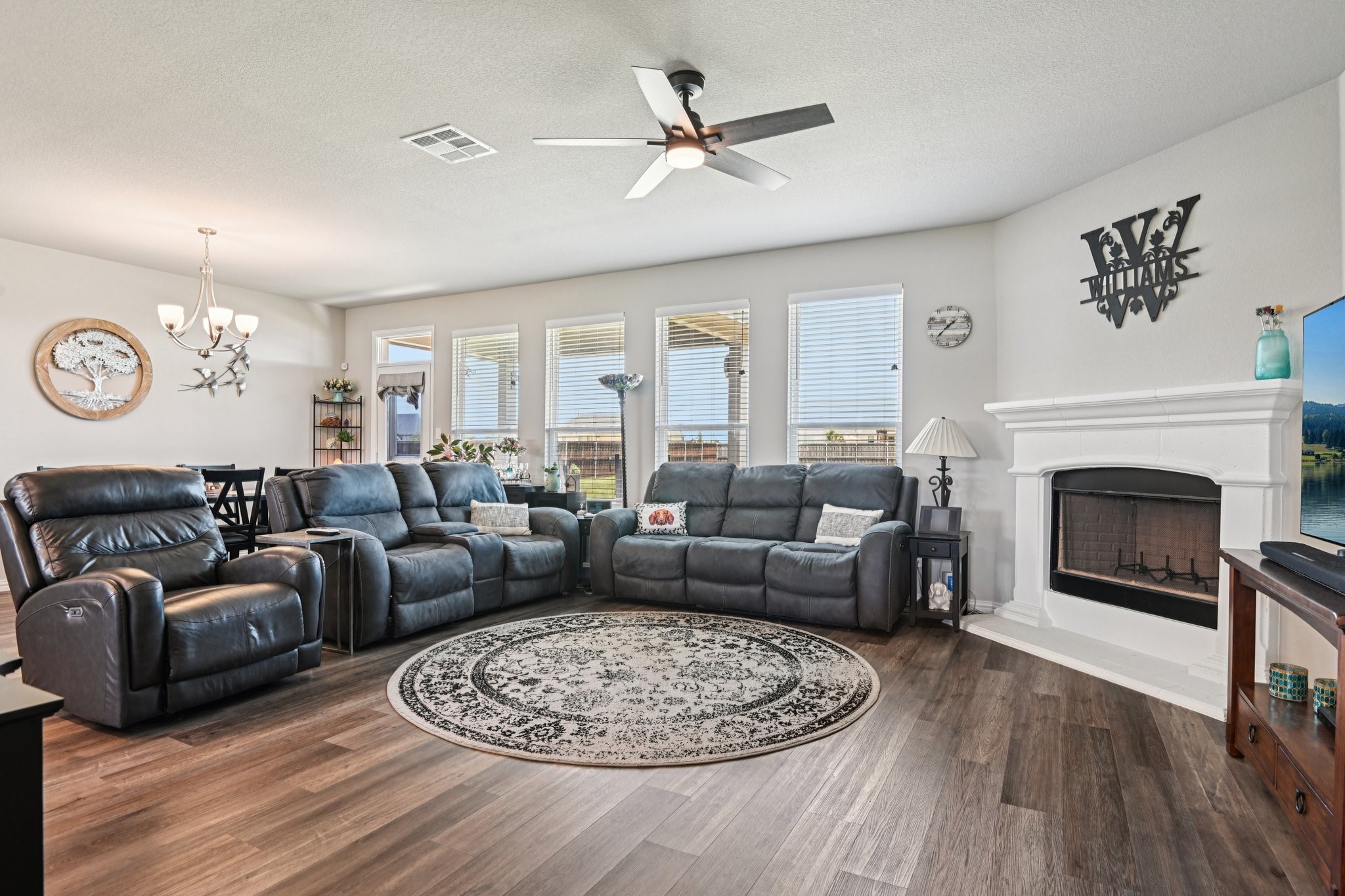 2505 Southern Oak Trail Oak Ridge TX 75161