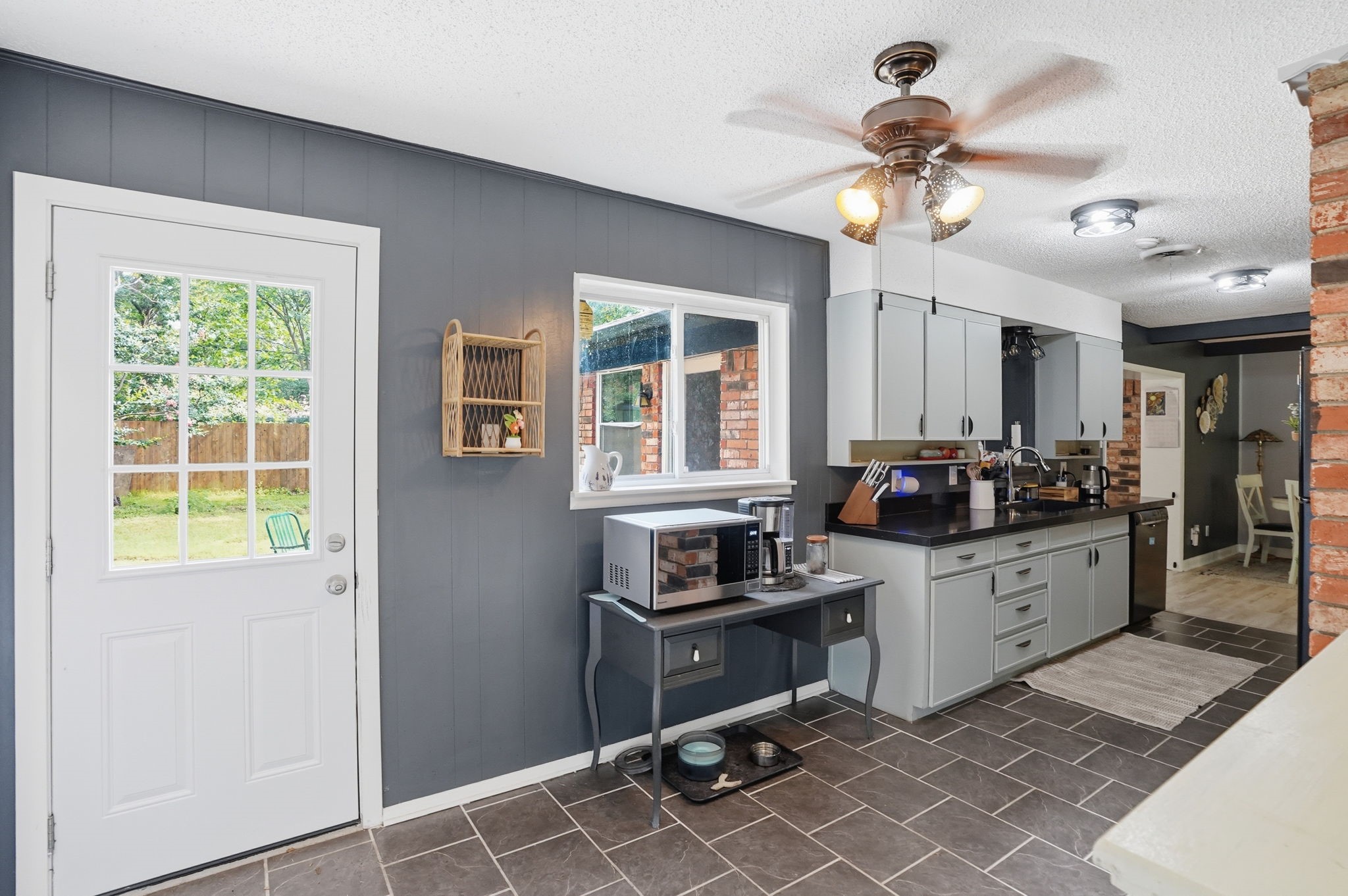 6801 Yolanda Drive Fort Worth TX 76112