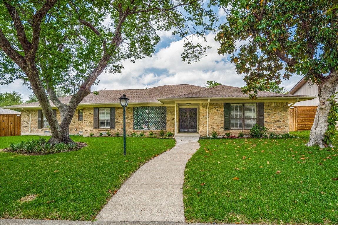 7915 Roundrock Road Dallas TX 75248