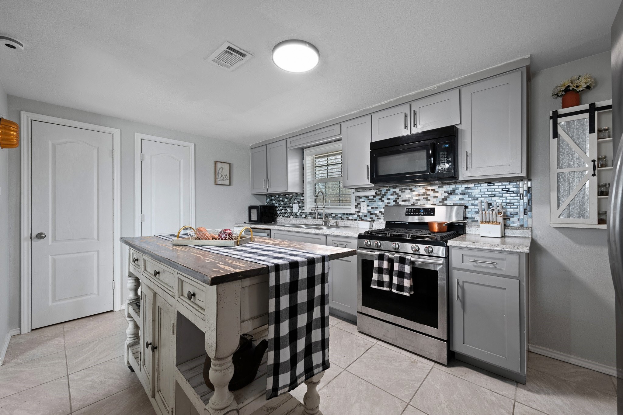 412 W Godley Avenue Godley TX 76044