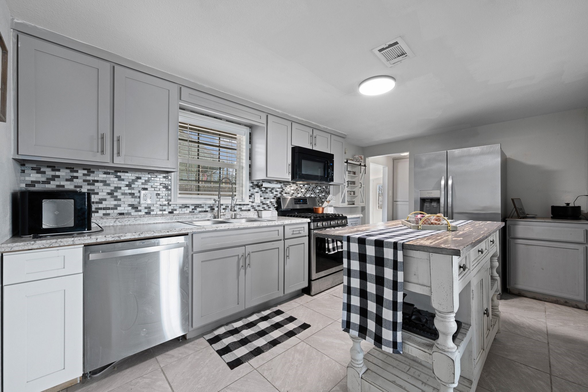 412 W Godley Avenue Godley TX 76044