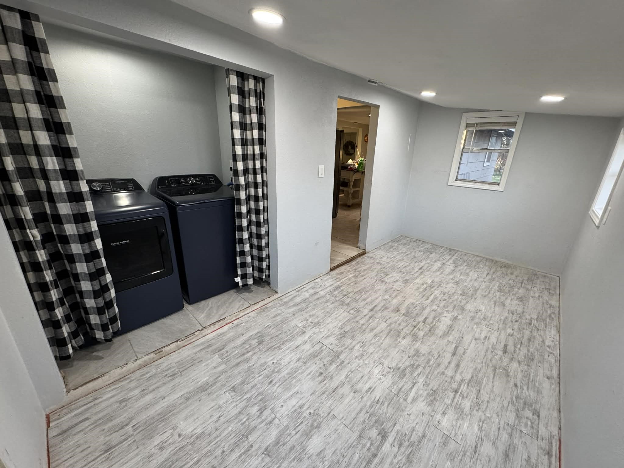 412 W Godley Avenue Godley TX 76044
