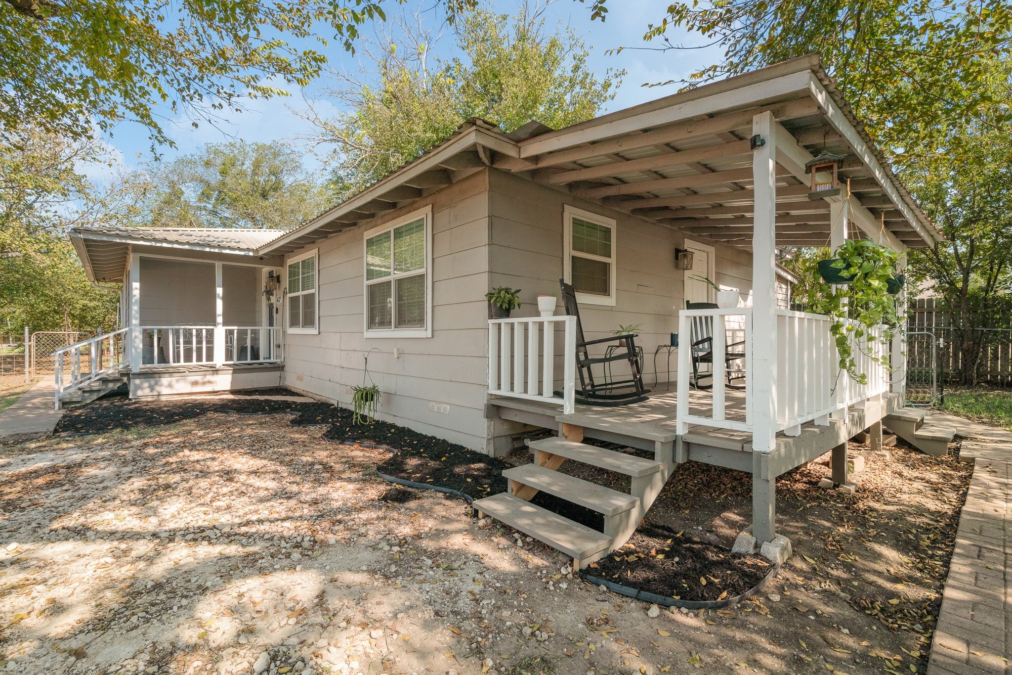 412 W Godley Avenue Godley TX 76044