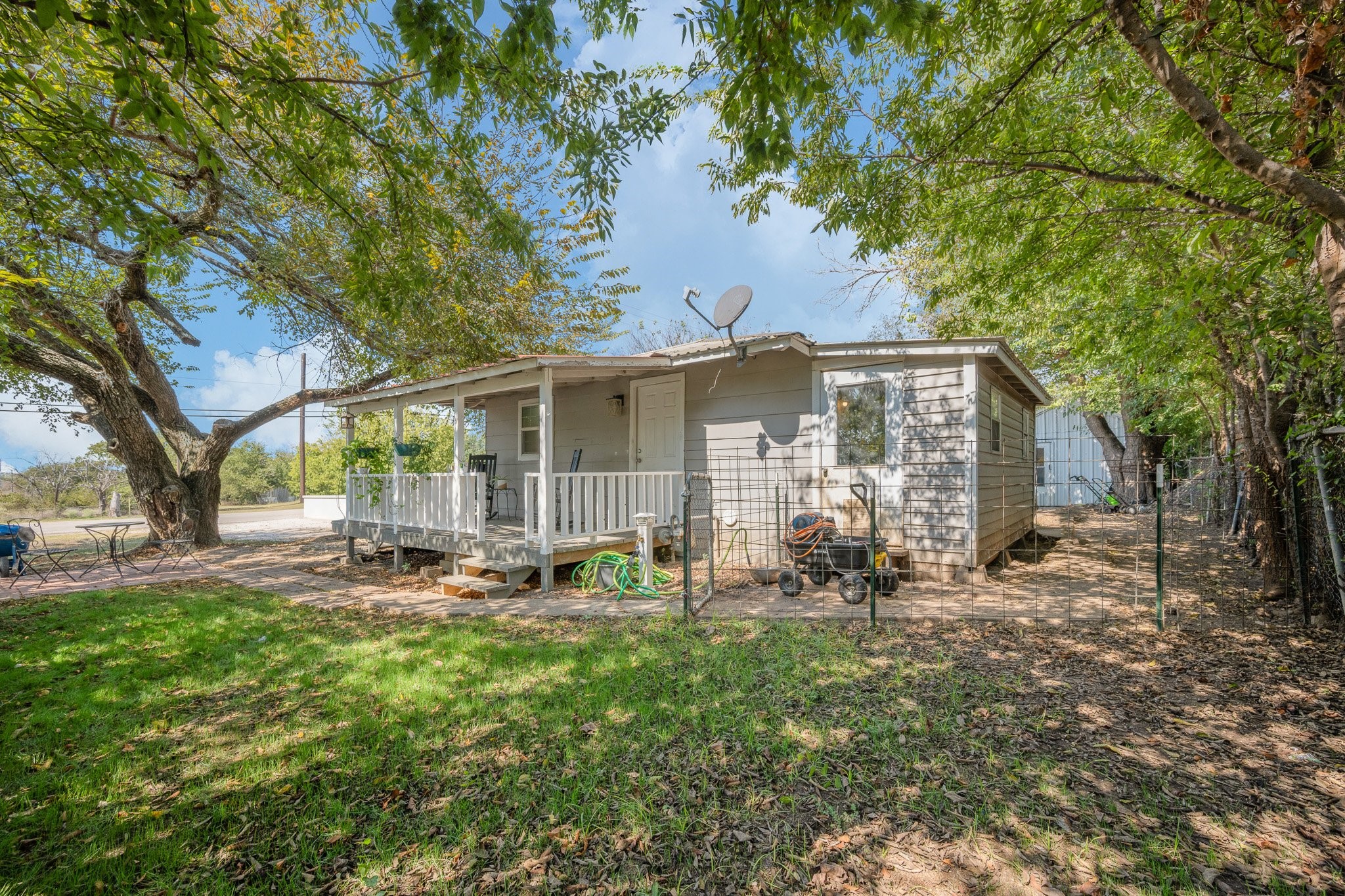 412 W Godley Avenue Godley TX 76044
