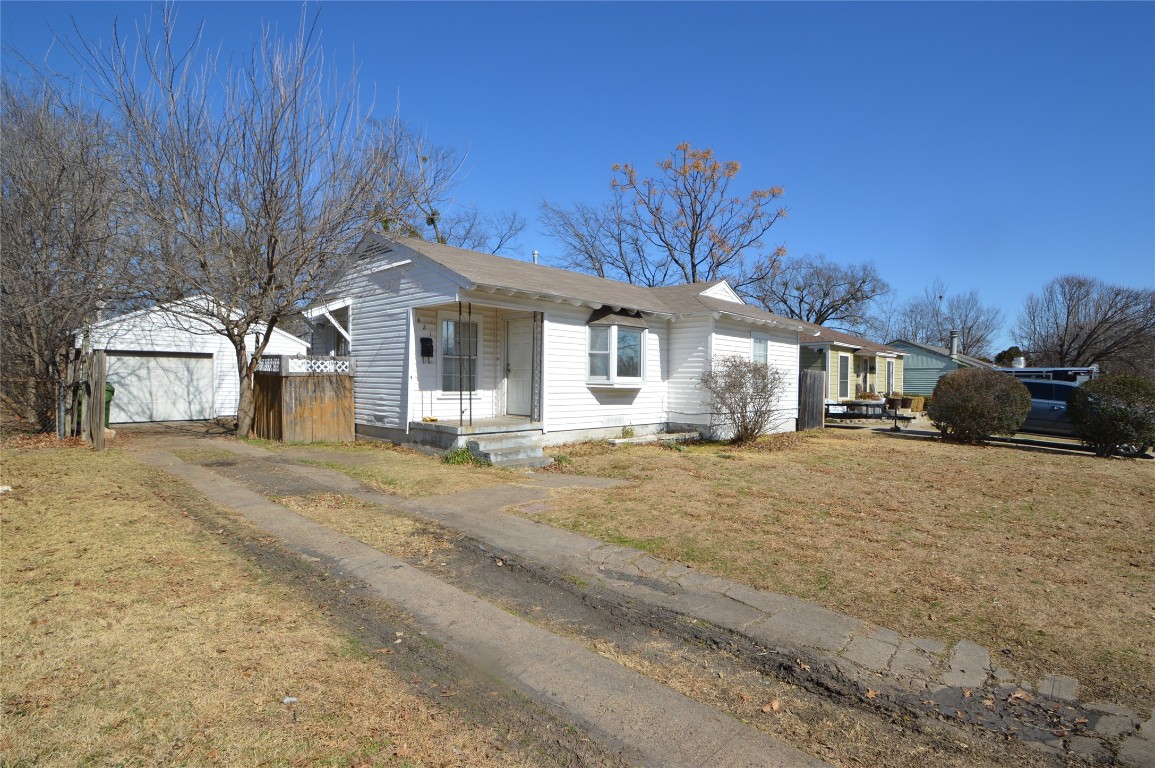 821 Mimosa Drive Garland TX 75040