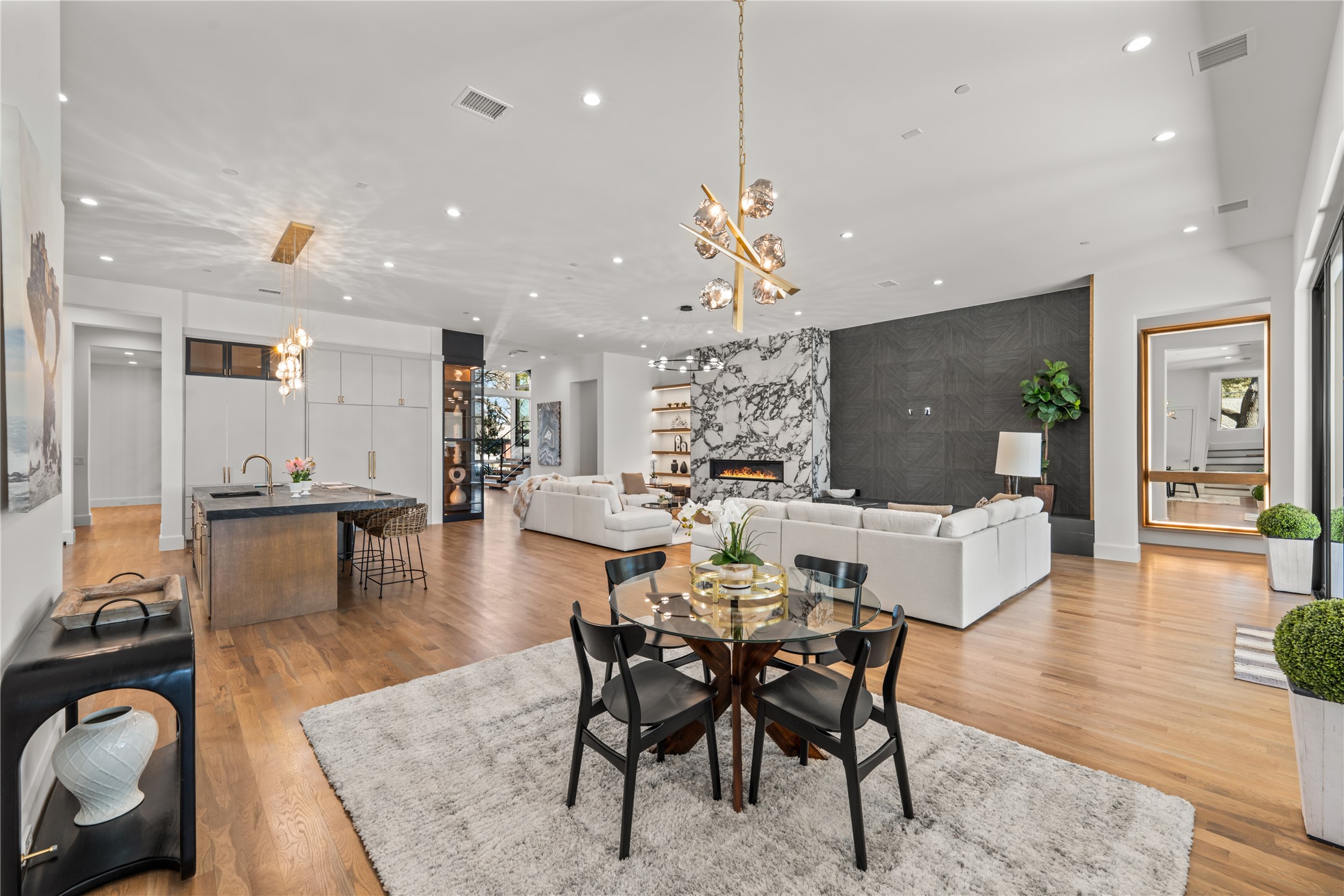 6006 Meadow Crest Dallas TX 75230