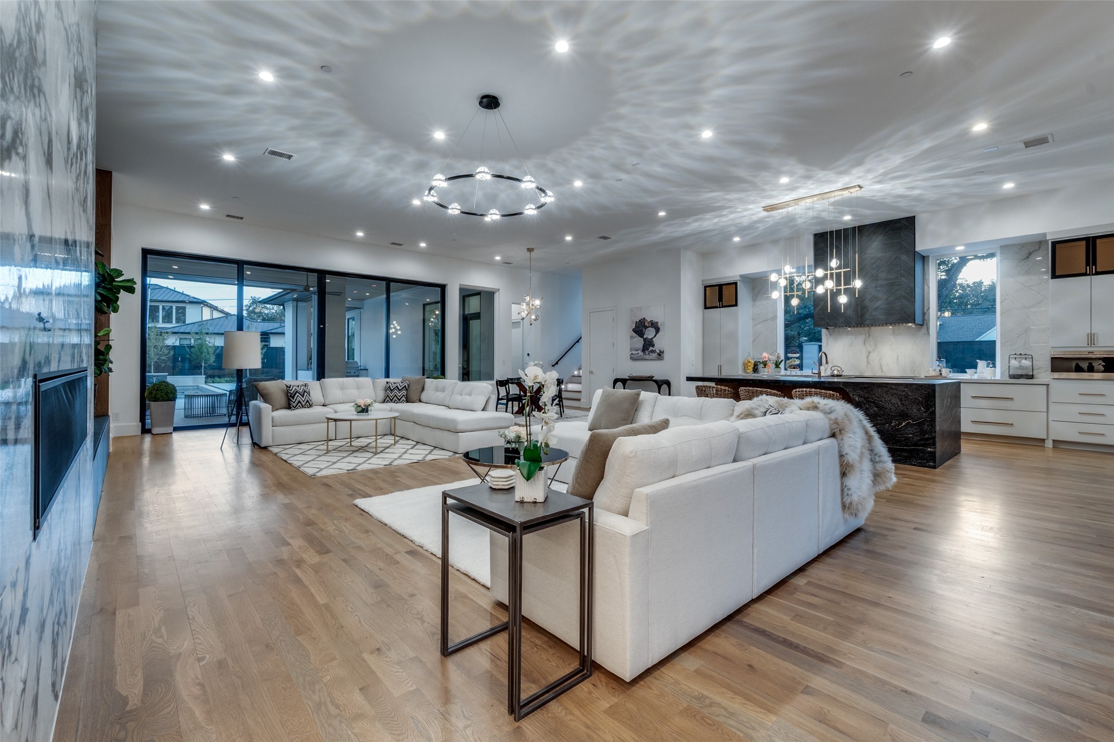 6006 Meadow Crest Dallas TX 75230