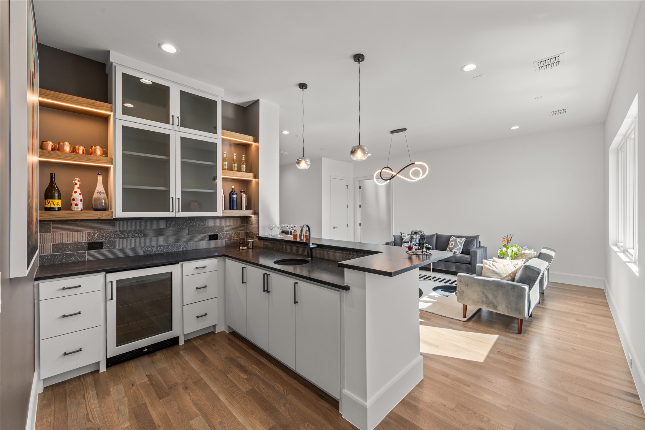 6006 Meadow Crest Dallas TX 75230
