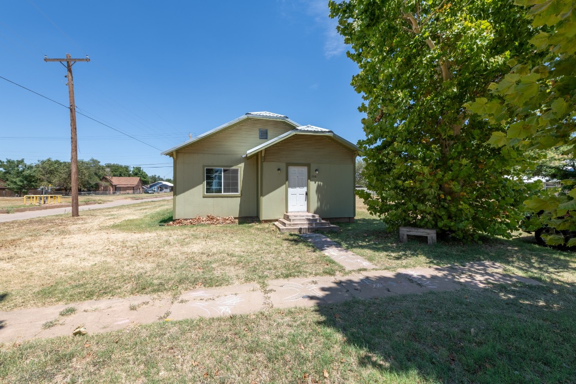 1110 Avenue C NW Childress TX 79201