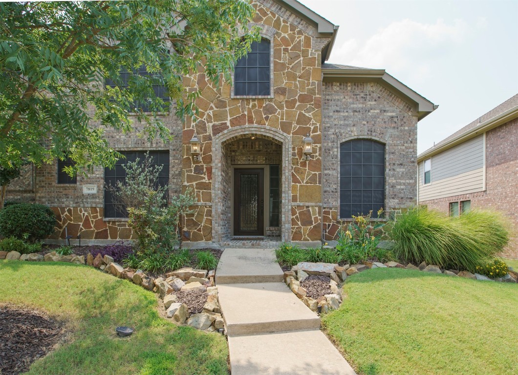 7819 Meadow Glen Drive Sachse TX 75048