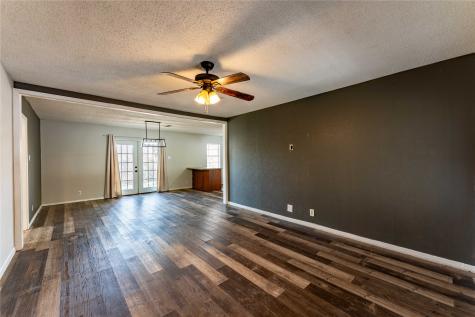 980 29th Street SE Paris TX 75460