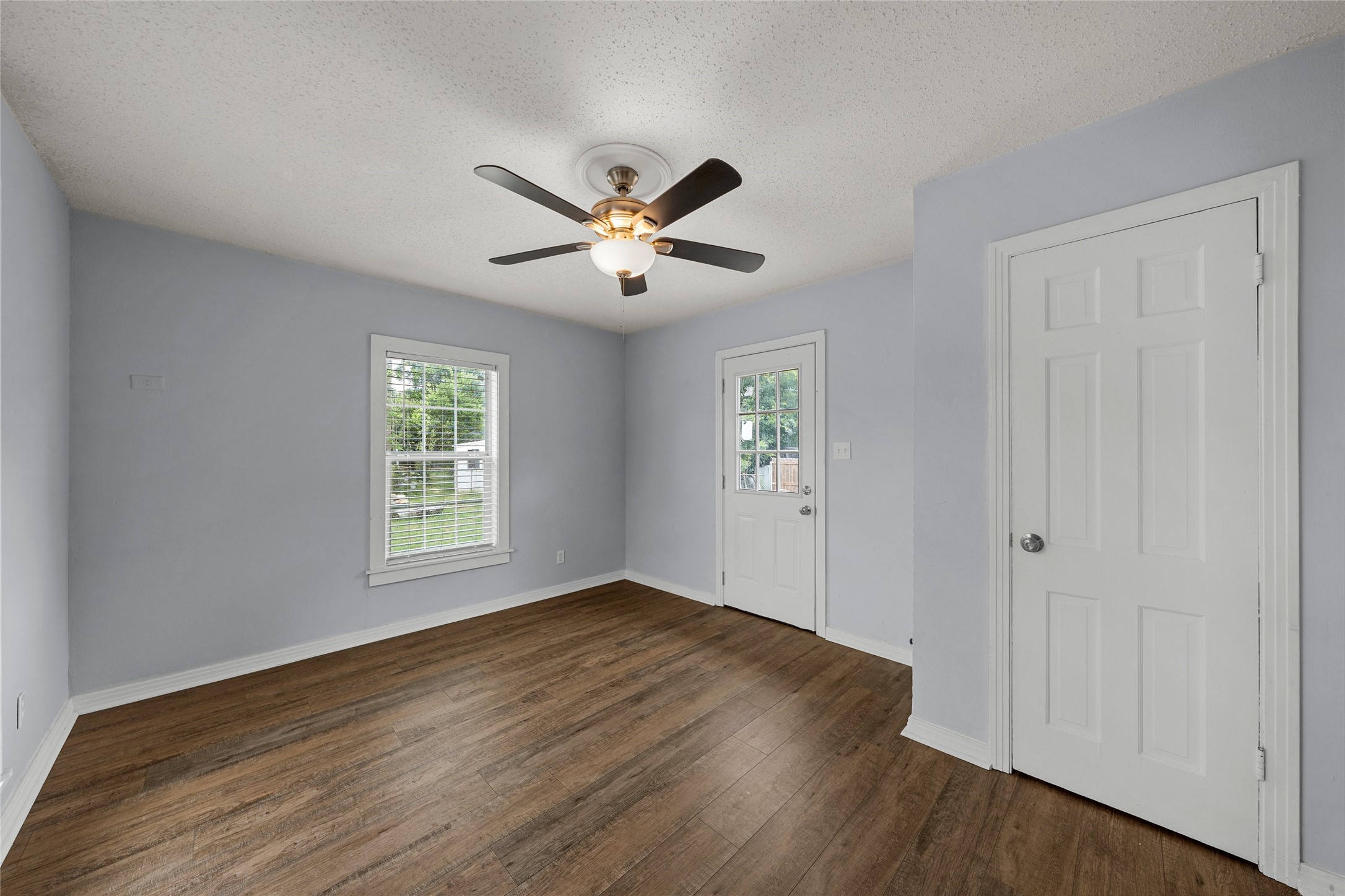 1403 W 11th Street Mcgregor TX 76657