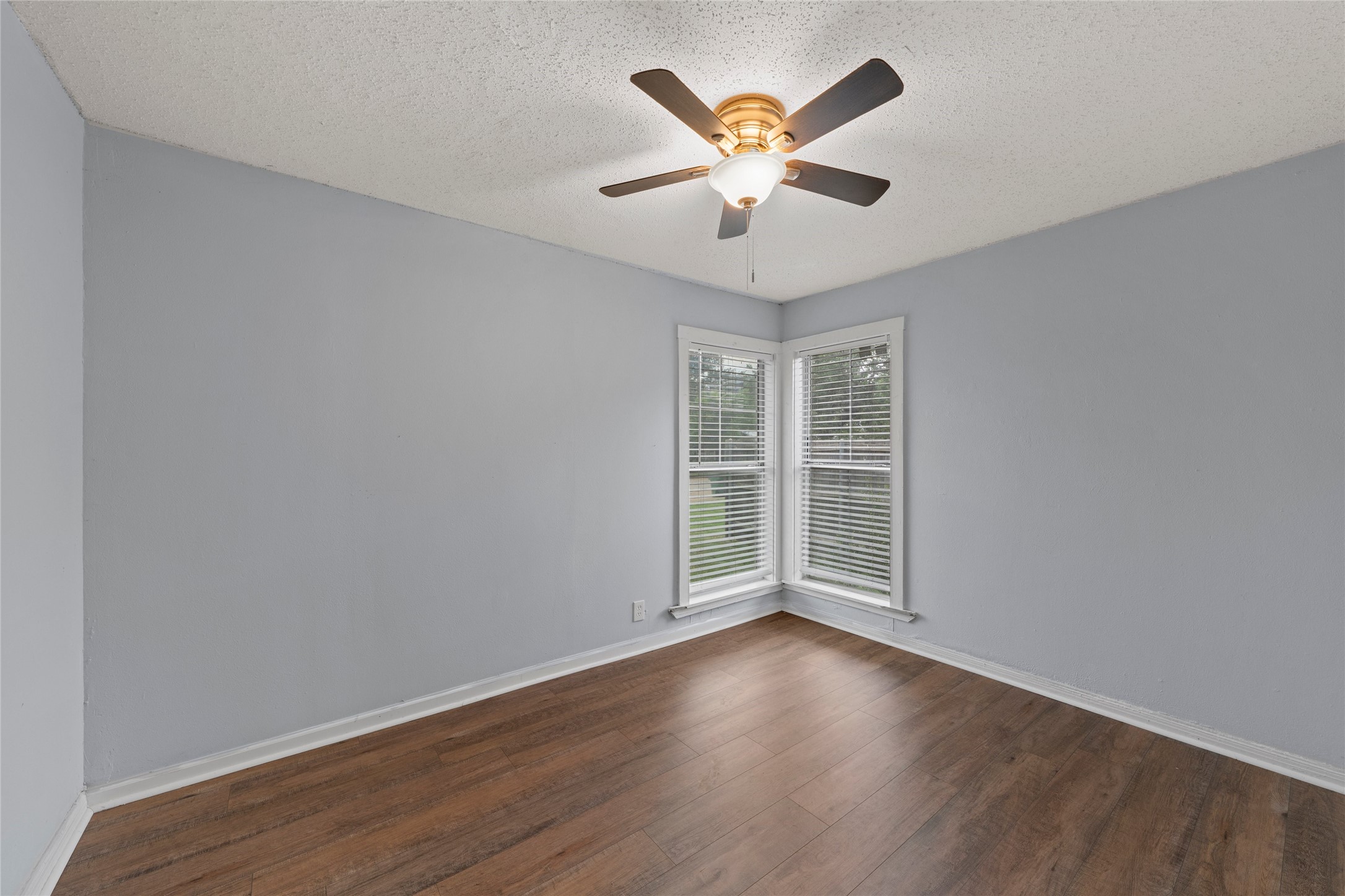 1403 W 11th Street Mcgregor TX 76657