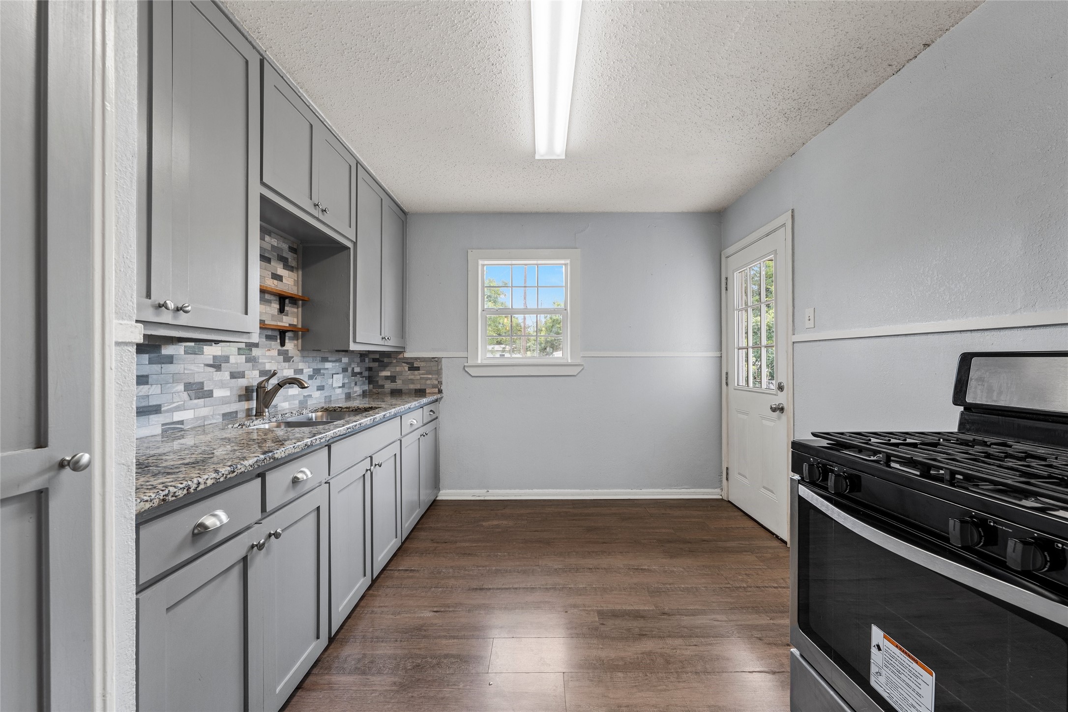 1403 W 11th Street Mcgregor TX 76657