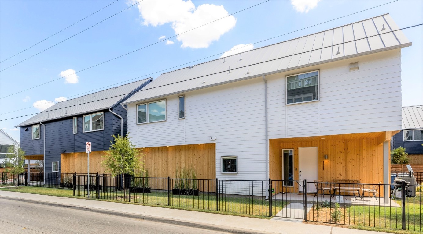 1019 Bastion Court Dallas TX 75212