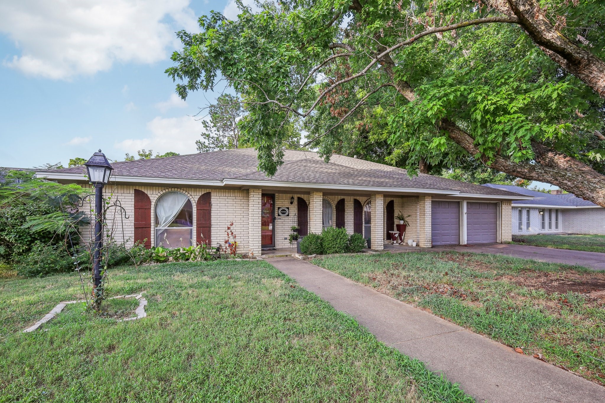 1306 Ashbury Drive Arlington TX 76015