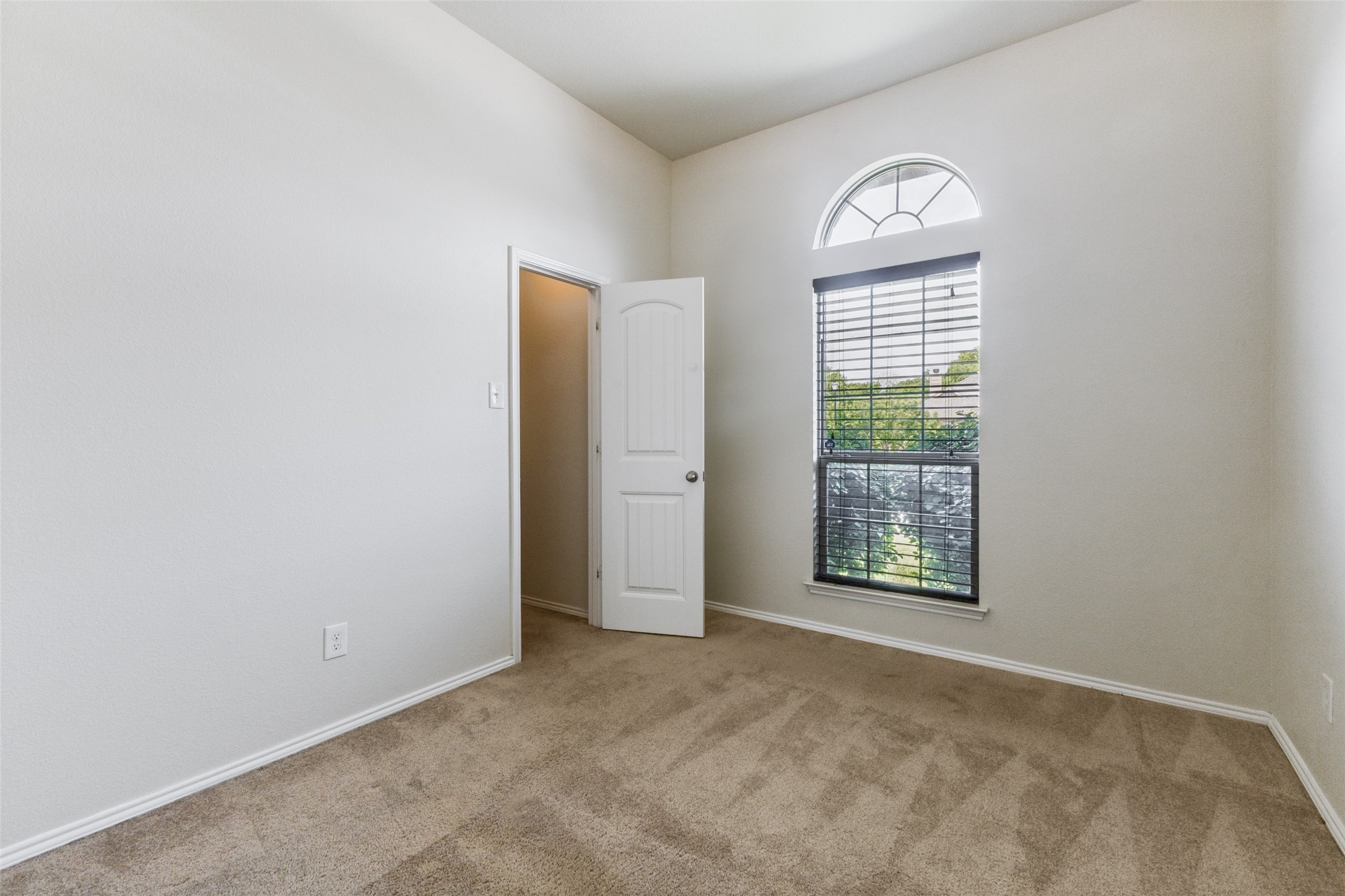 2242 Upcreek Court Dallas TX 75253