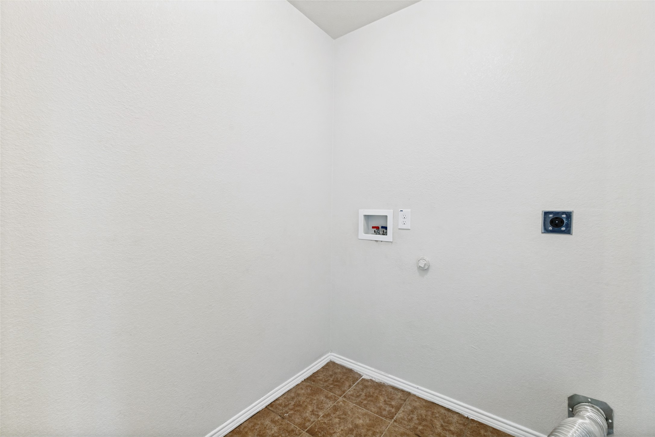 2242 Upcreek Court Dallas TX 75253