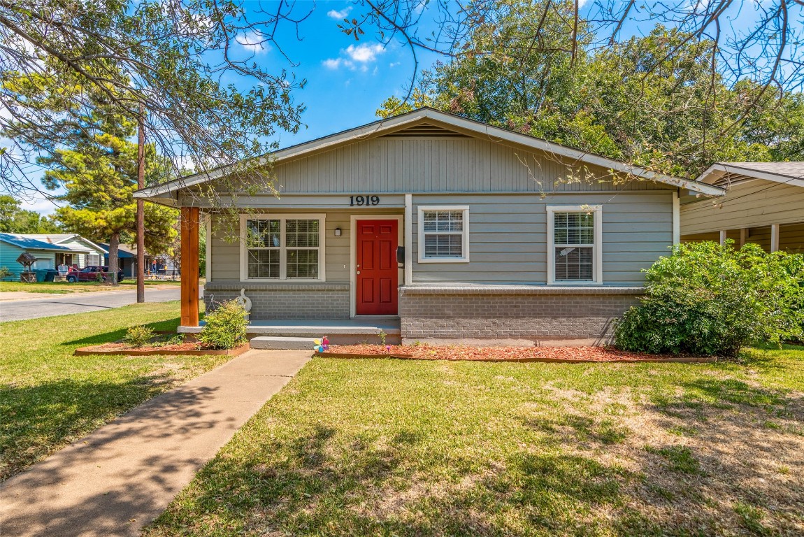 1919 N Shannon Street Sherman TX 75092