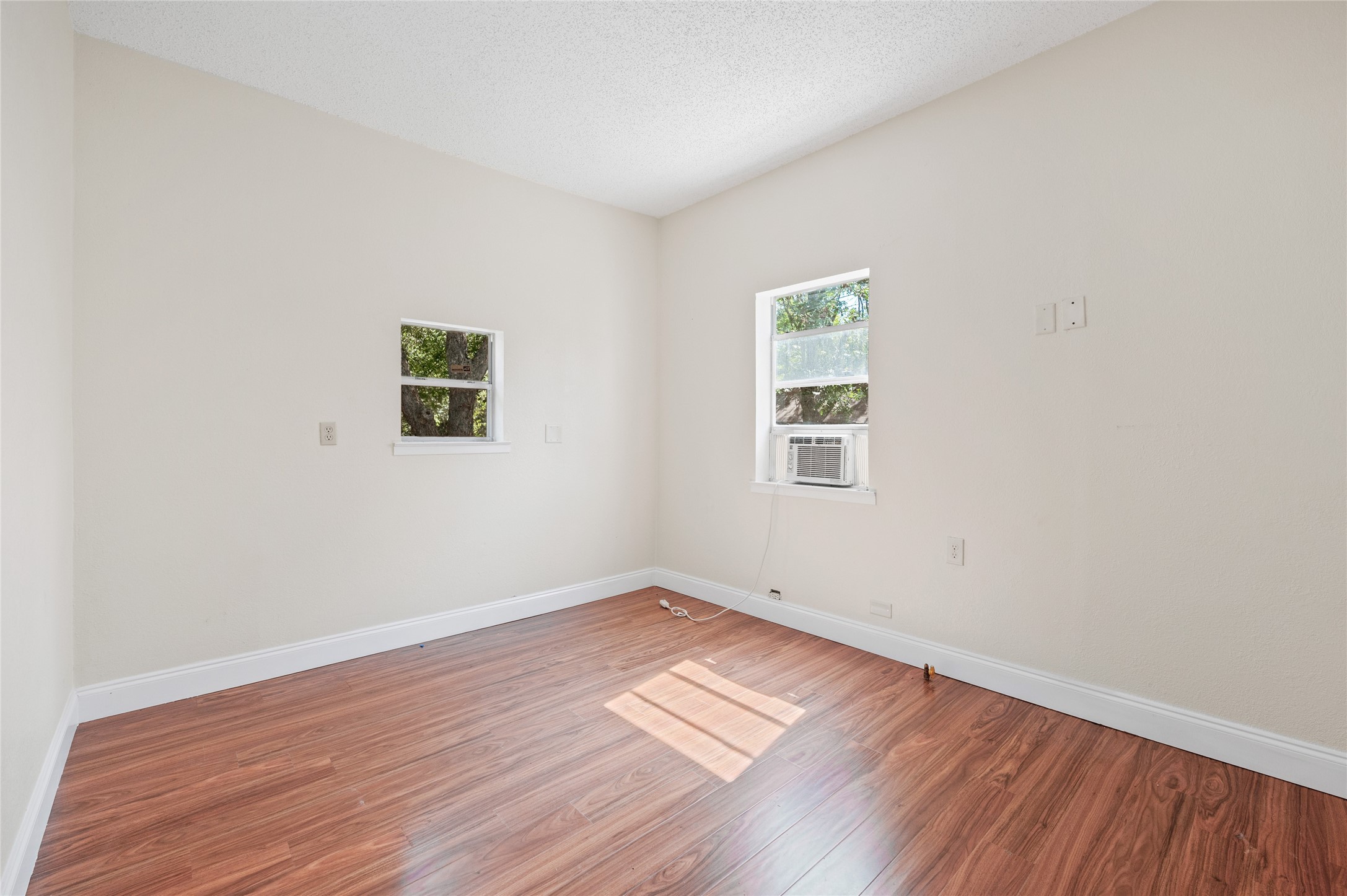 708 W Texas Street Denison TX 75020