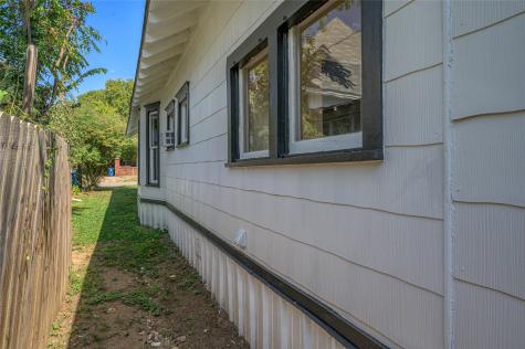 708 W Texas Street Denison TX 75020