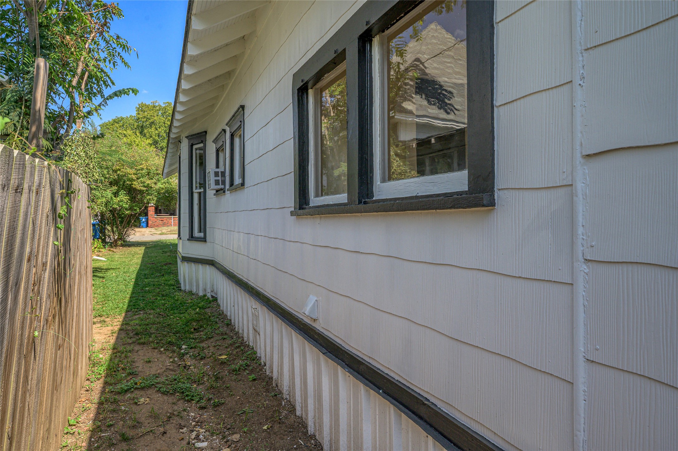 708 W Texas Street Denison TX 75020