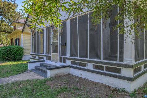 708 W Texas Street Denison TX 75020