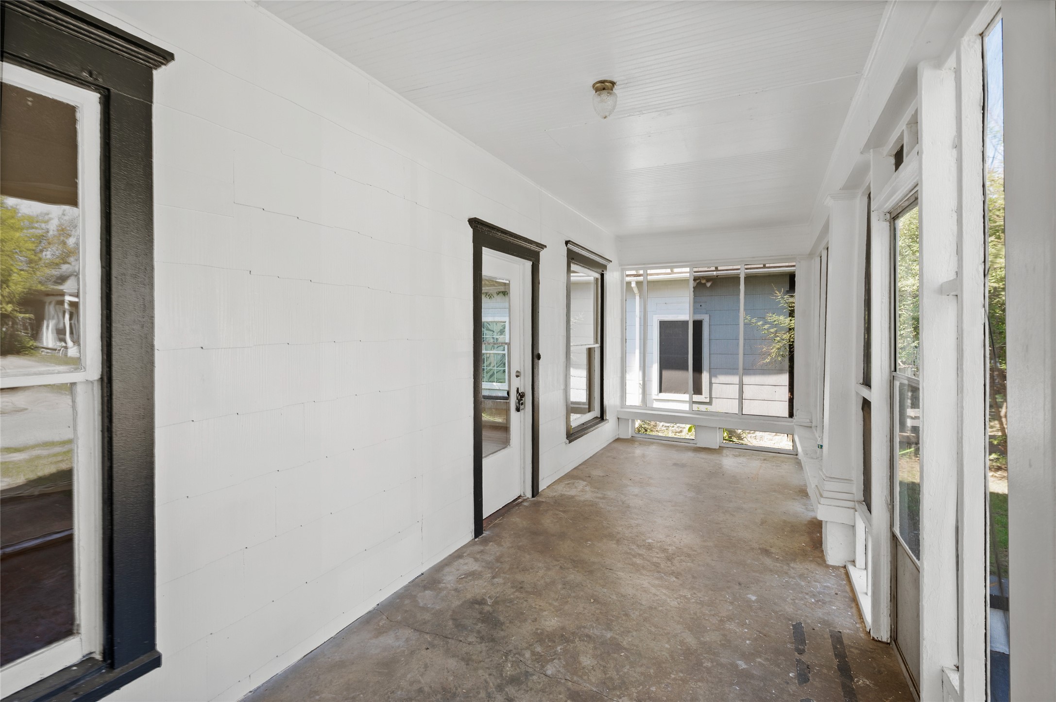 708 W Texas Street Denison TX 75020