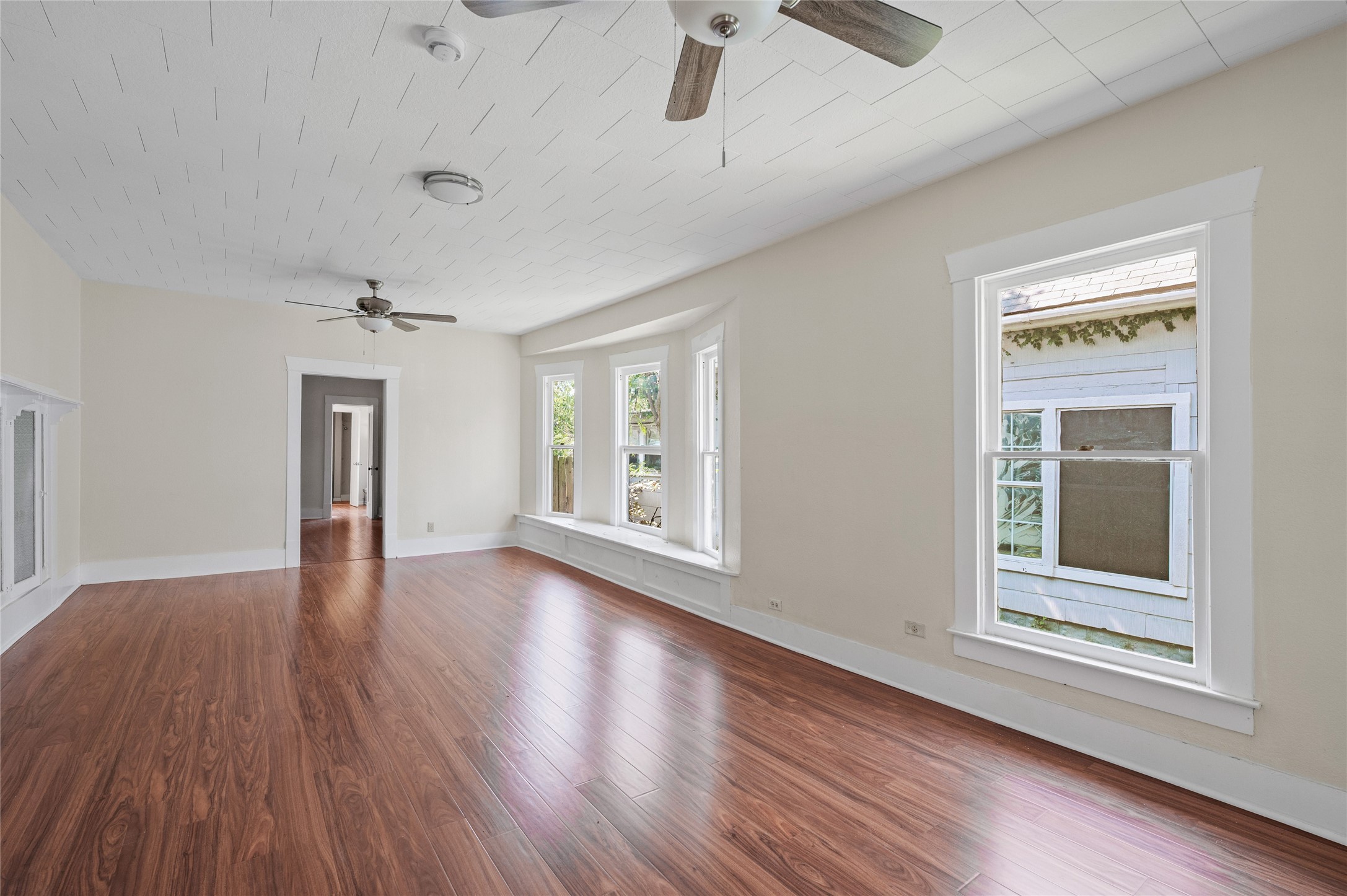 708 W Texas Street Denison TX 75020