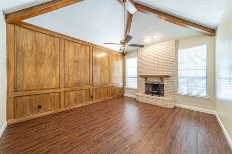 1913 Canterbury Circle Fort Worth TX 76112
