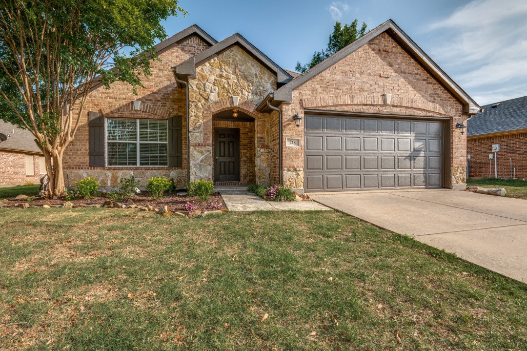 218 Ashlawn Drive Midlothian TX 76065