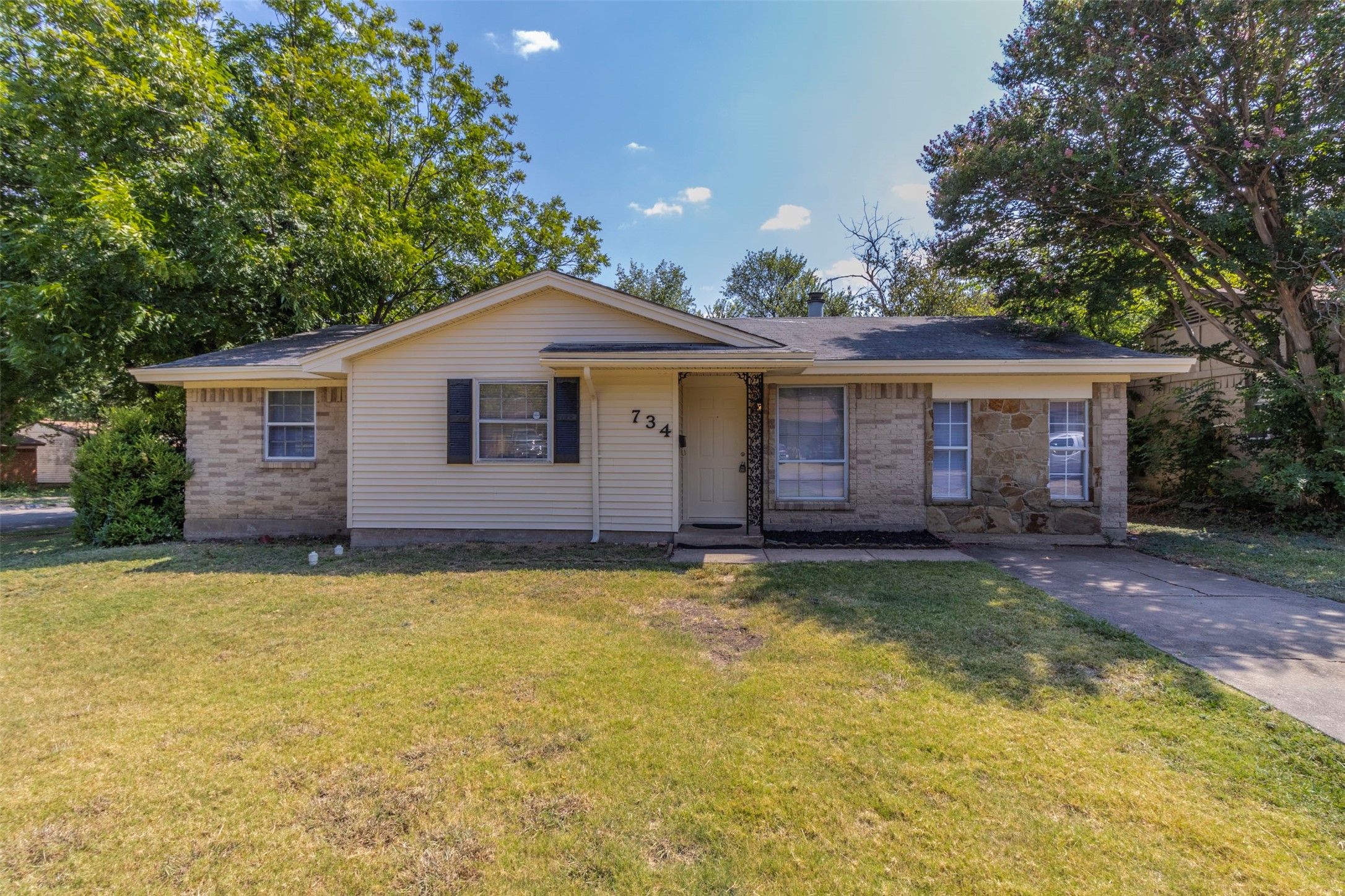 734 Thrush Avenue Duncanville TX 75116