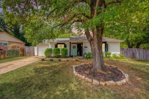 7029 Fallbrook Court E Fort Worth TX 76120