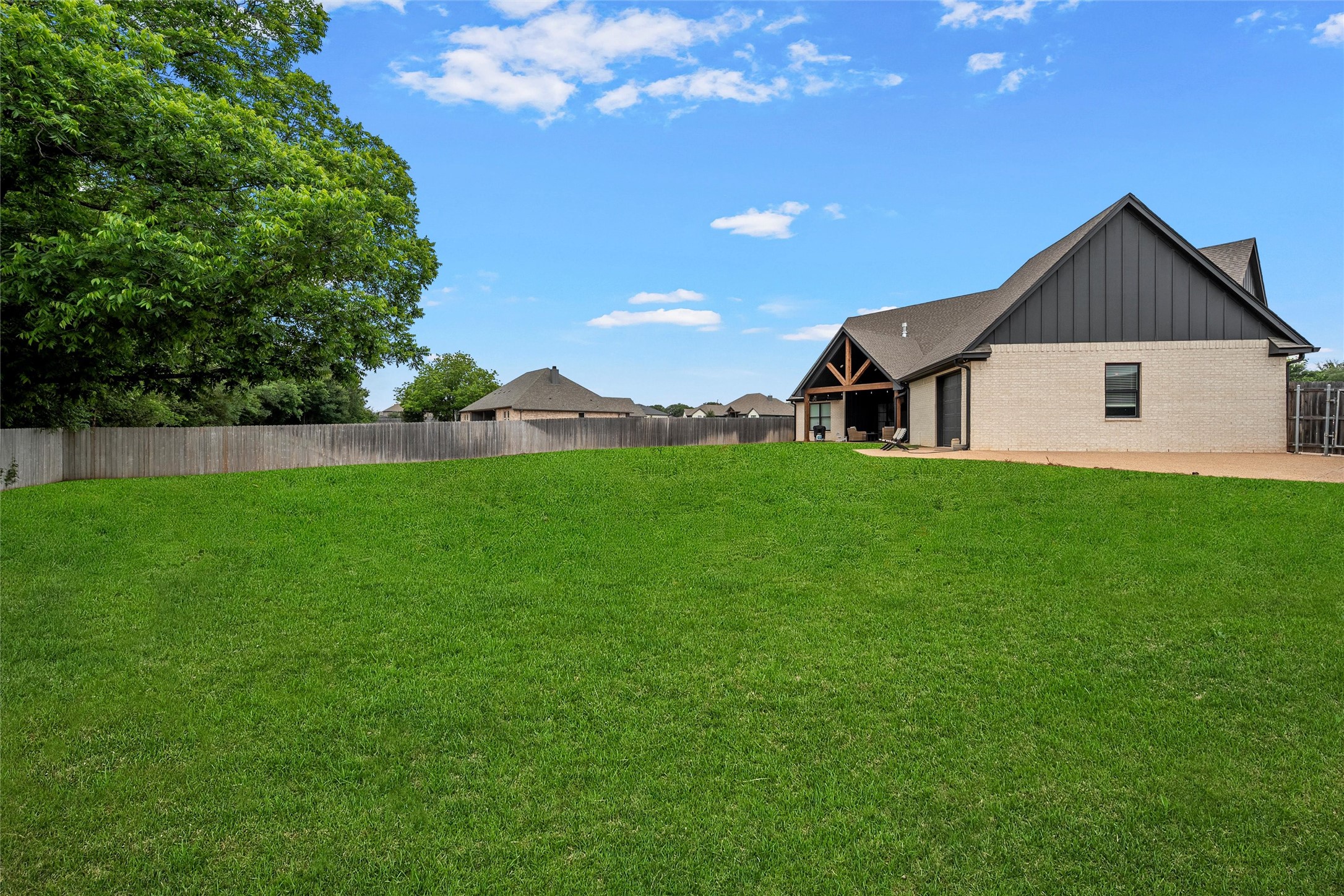 257 Fox Run Lane Robinson TX 76706