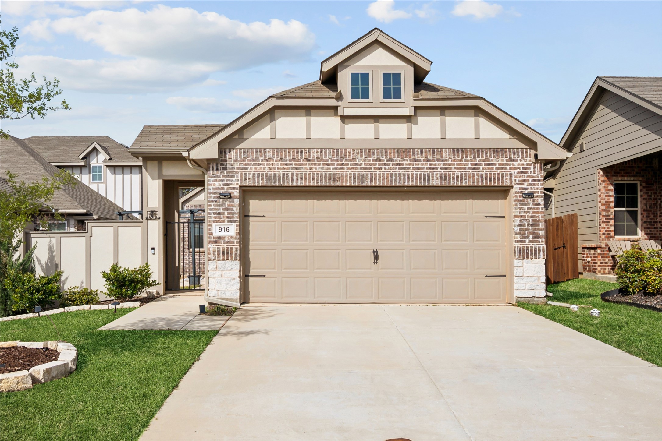 916 Crockett Street Aubrey TX 76227